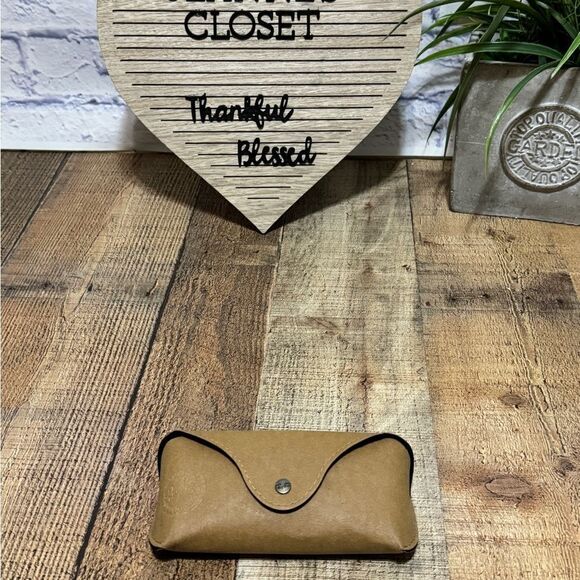 Ray Ban Limited Edition Tan Paper Textured Sunglasses Case Only Large/Medium New - Picture 2 of 5